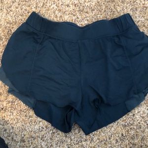 Lululemon running shorts size 4